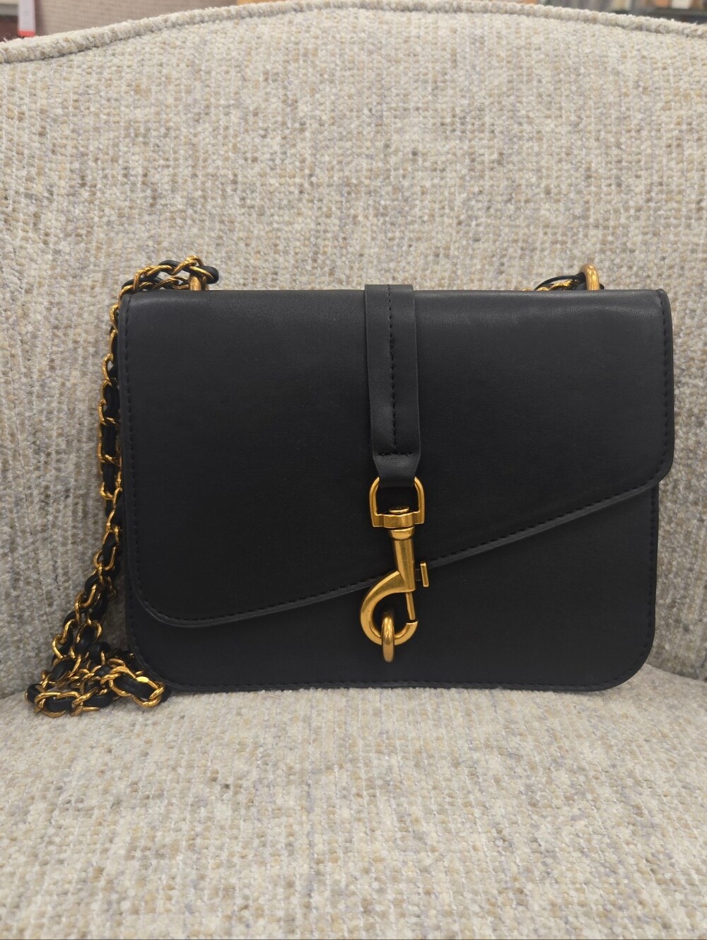 NEW Steve Madden Clasp Shoulder Handbag